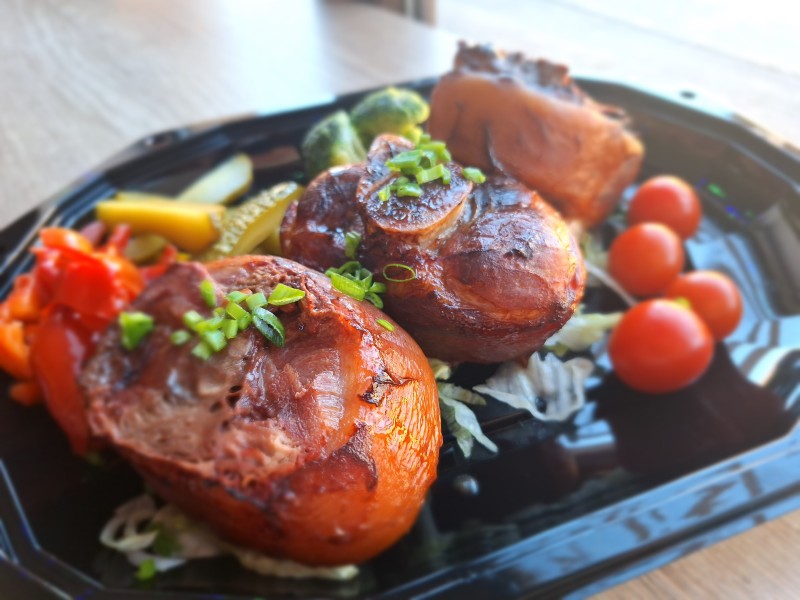 RASOL DE PORC COPT LA CUPTOR CU SOS DE HREAN 1 KG